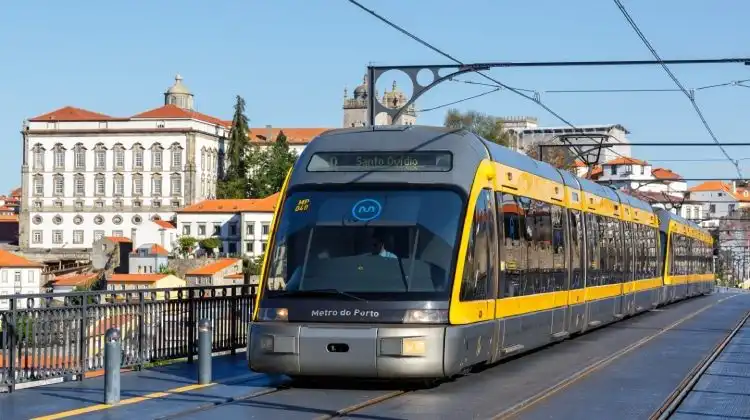 Como funciona o transporte público no Porto?