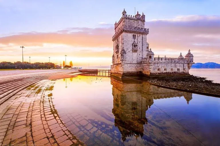 Portugal em 7 Ícones: Um Roteiro Encantador